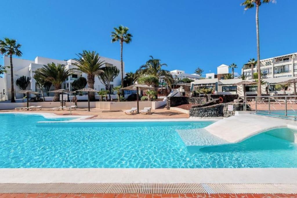 Pequeno Bungalow Firt Line Of The Sea Costa Teguise Extérieur photo