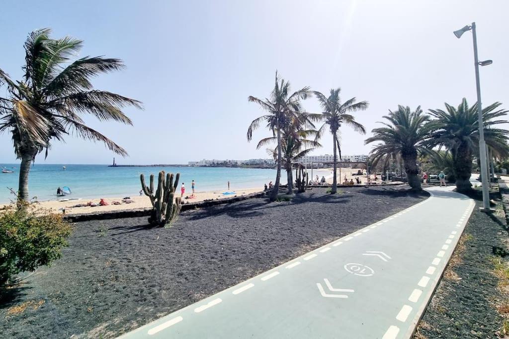 Pequeno Bungalow Firt Line Of The Sea Costa Teguise Extérieur photo